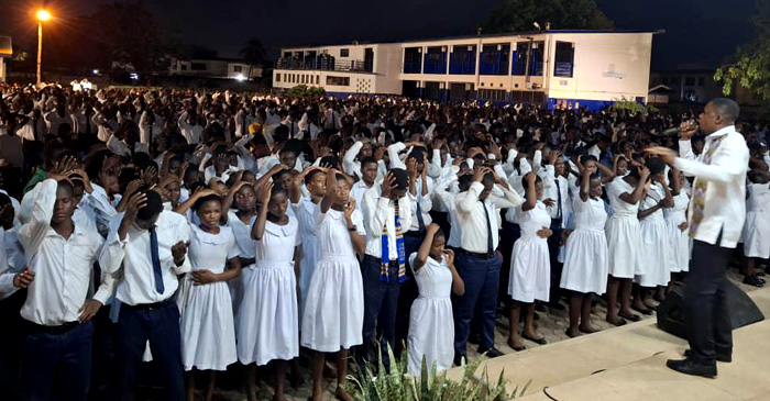 SOUTH LA WORSHIP CENTRE YOUTH MINISTRY WINS 56 SOULS AT LABONE SHS OUTREACH